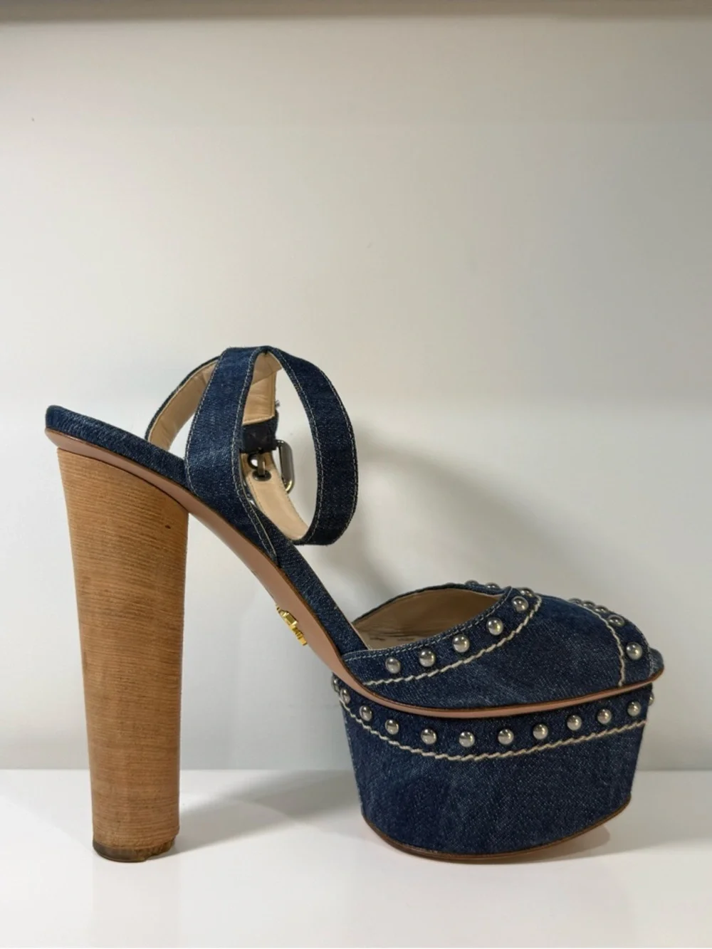 Prada bold iconic